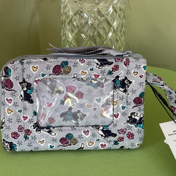 VERA BRADLEY DISNEY RFID DOUBLE ZIP ID CASE IN PLAYFUL FIGARO:NWT FIGARO THE CAT - Picture 6 of 15